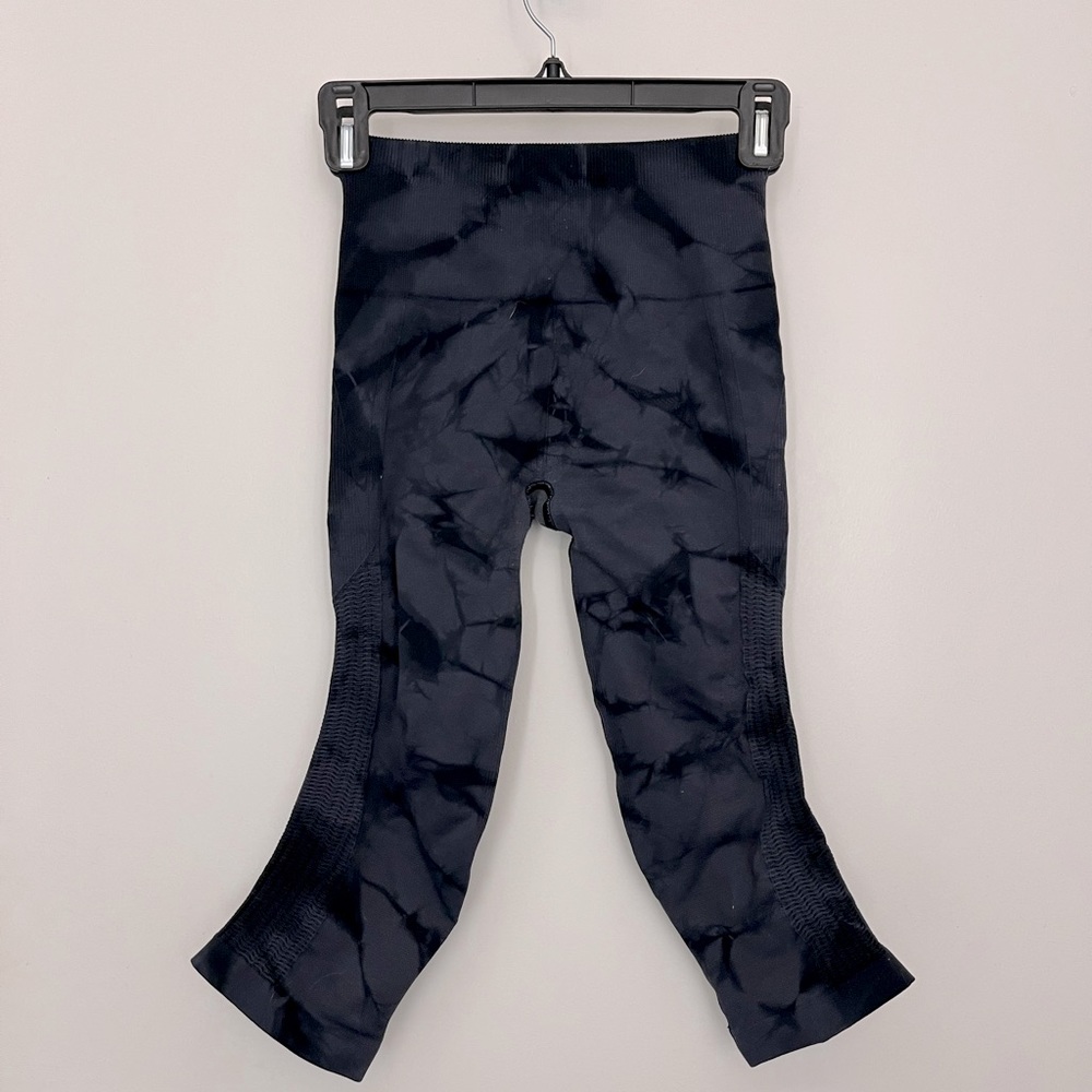 LuluLemon cropped leggings, size 0-2